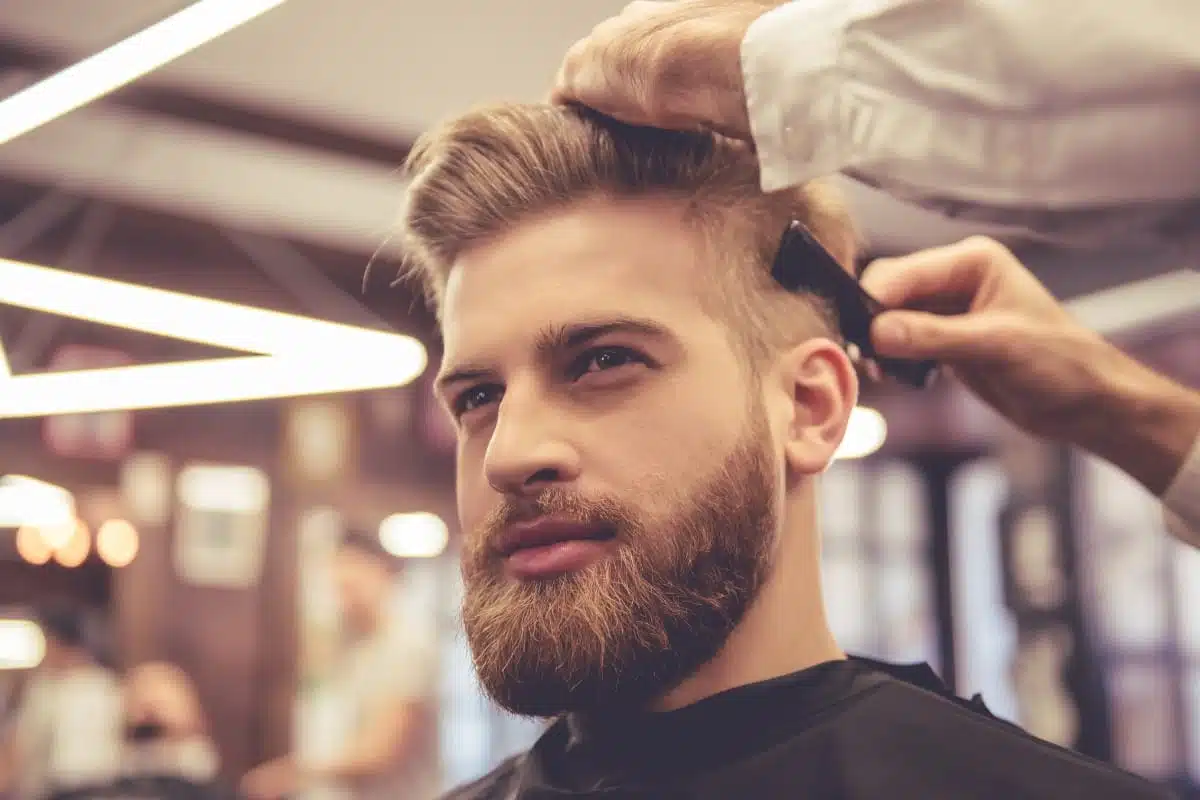 Transformer son look avec la coupe Pompadour pour homme tout ce que vous devez savoir